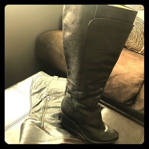 Frye Black Leather Paige Wedge Heel Boots - size 9
